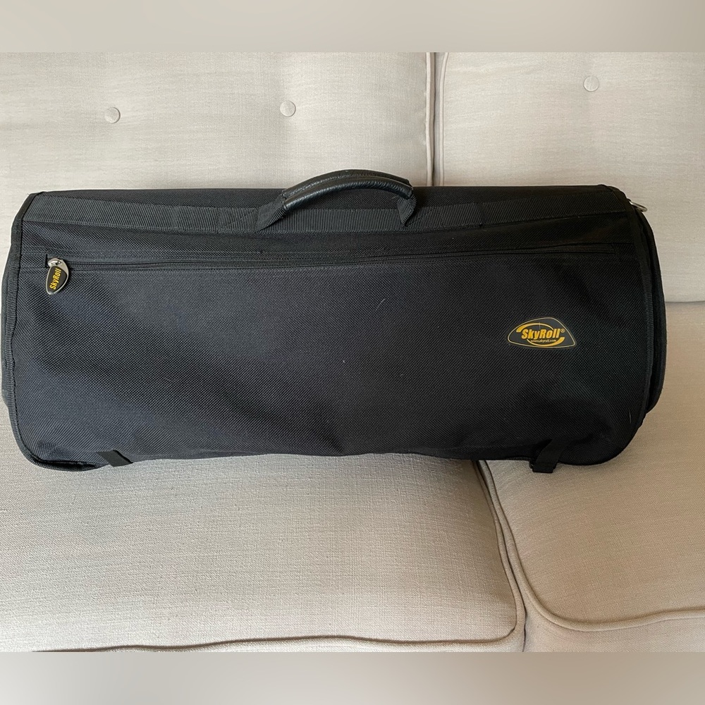 SkyRoll 23” Roll-Up Carry-On Garment Bag Suit & Shoes All-in-One Luggage Black